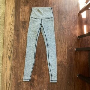 Lululemon Athletica Black and White Houndstooth Patterned Leggings